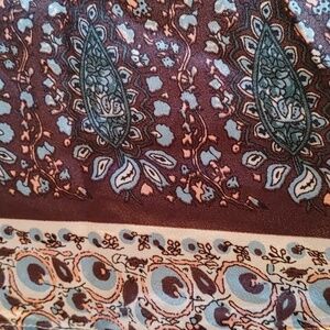 Nwt Beautiful Paisley &  Geometric Print Scarf